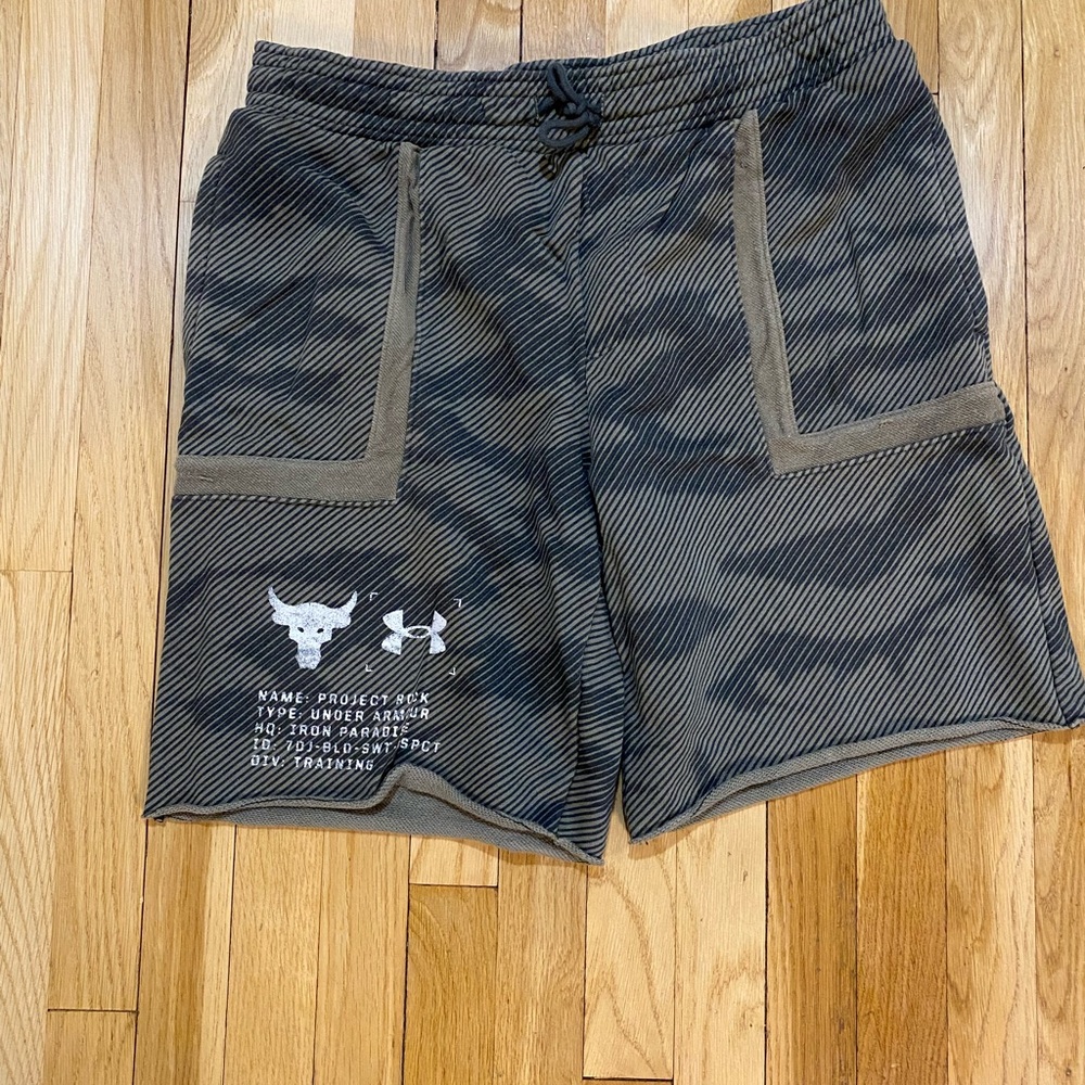 Under Armour Men's Black and Tan Athletic Shorts